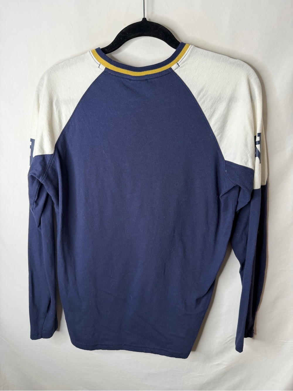 Under Armour Navy and Gold Notre Dame Irish Long Sleeve Raglan Tee - Picture 3 of 5